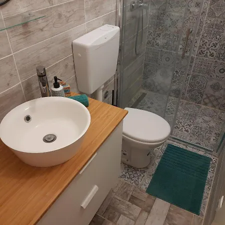 Pelargo Apartament *